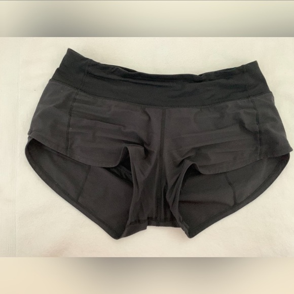 🖤 Lulu shorts - Picture 2 of 3